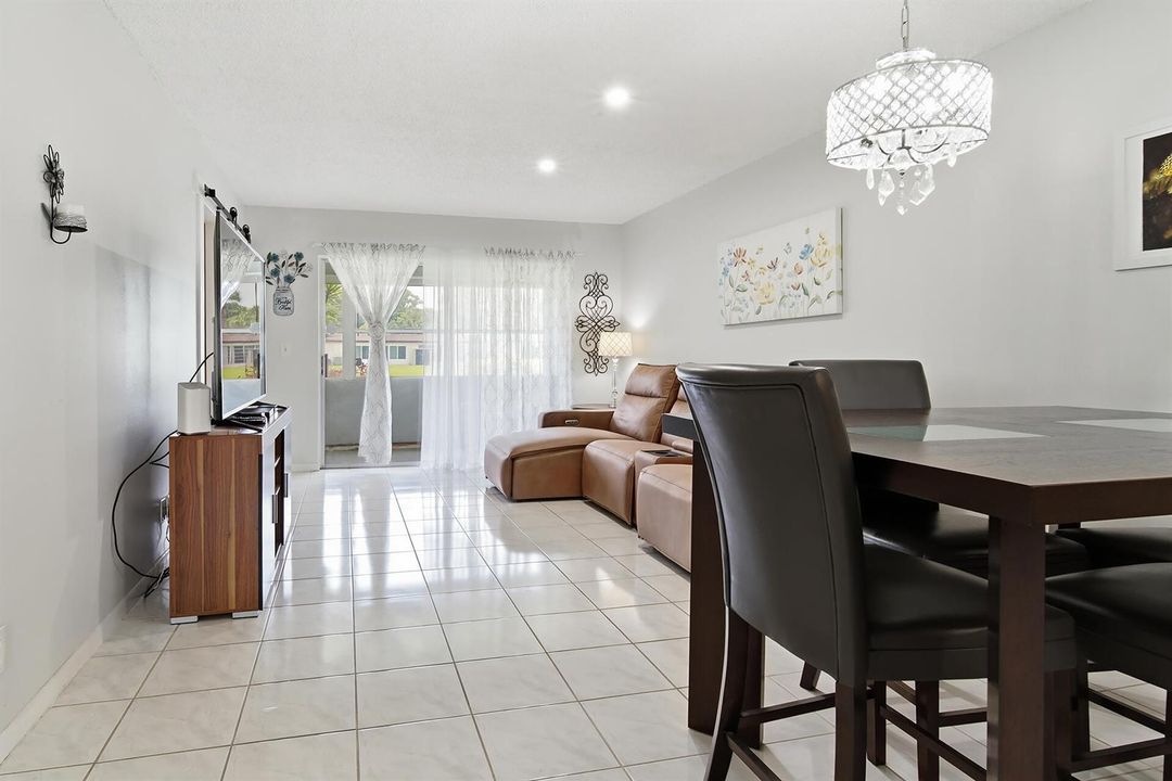 232-LAKE-MERYL-DRIVE-33411-003