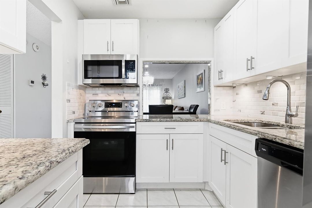 232-LAKE-MERYL-DRIVE-33411-013