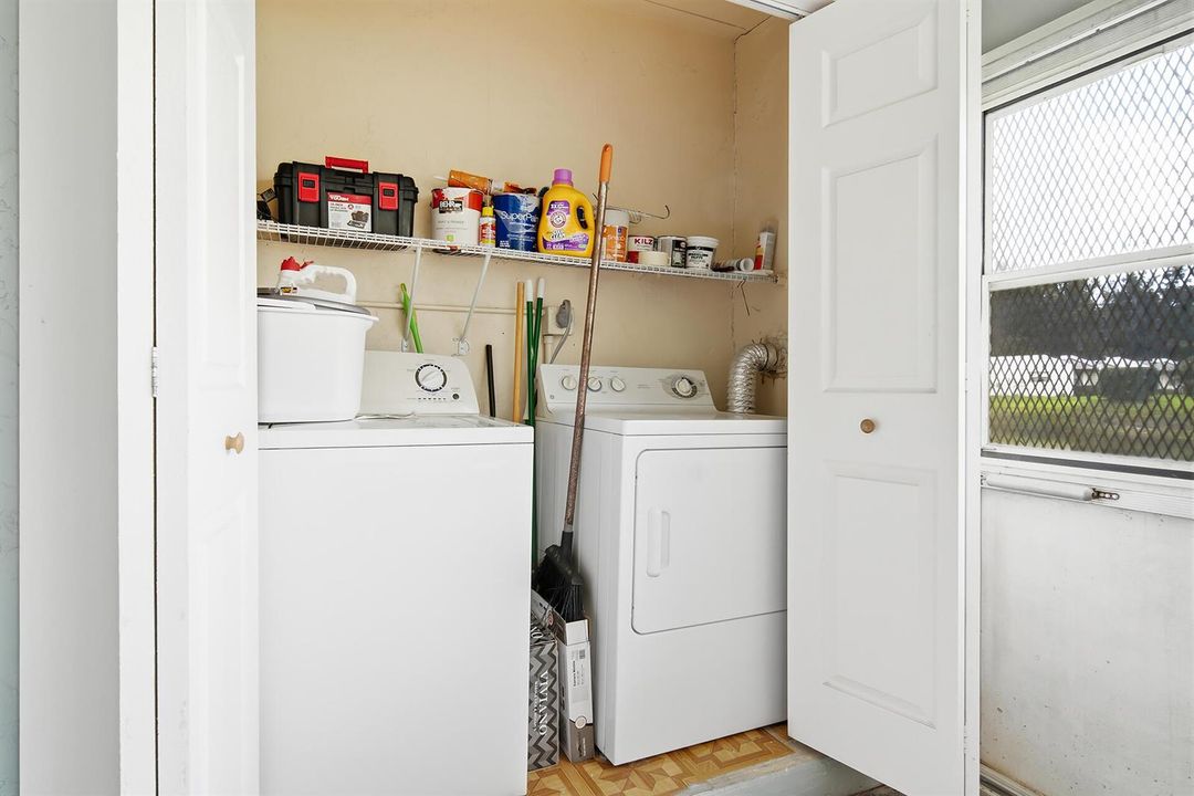 232-LAKE-MERYL-DRIVE-33411-028