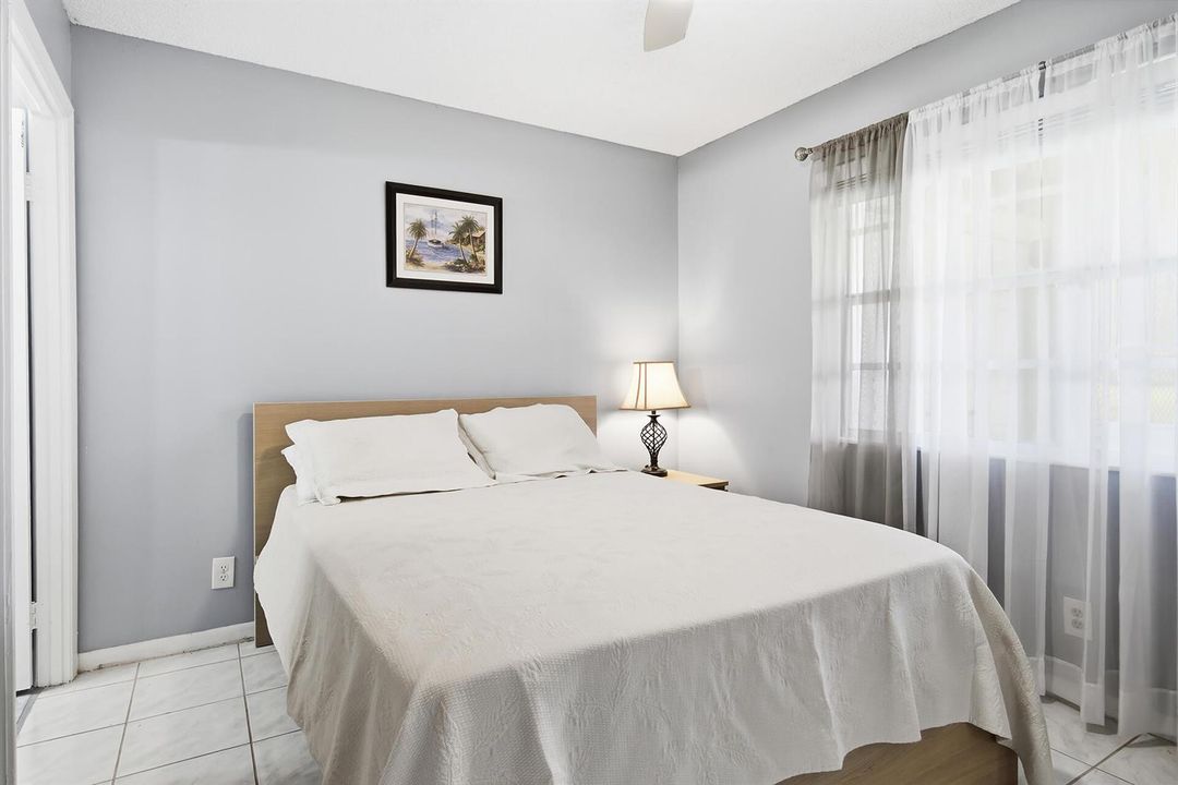 232-LAKE-MERYL-DRIVE-33411-022