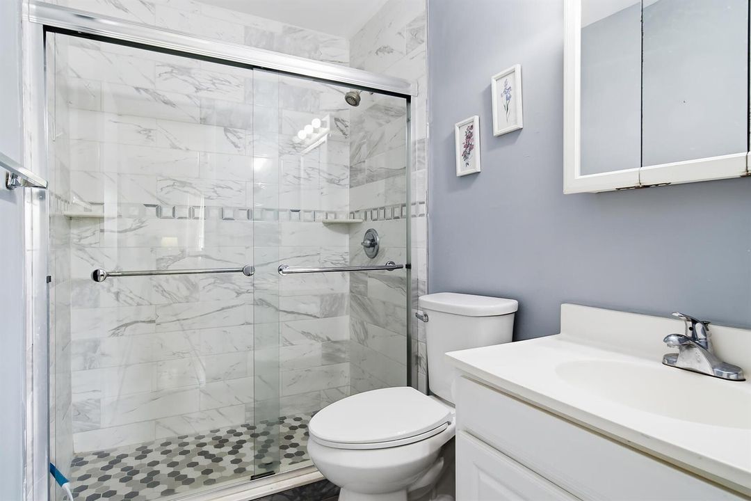 232-LAKE-MERYL-DRIVE-33411-020