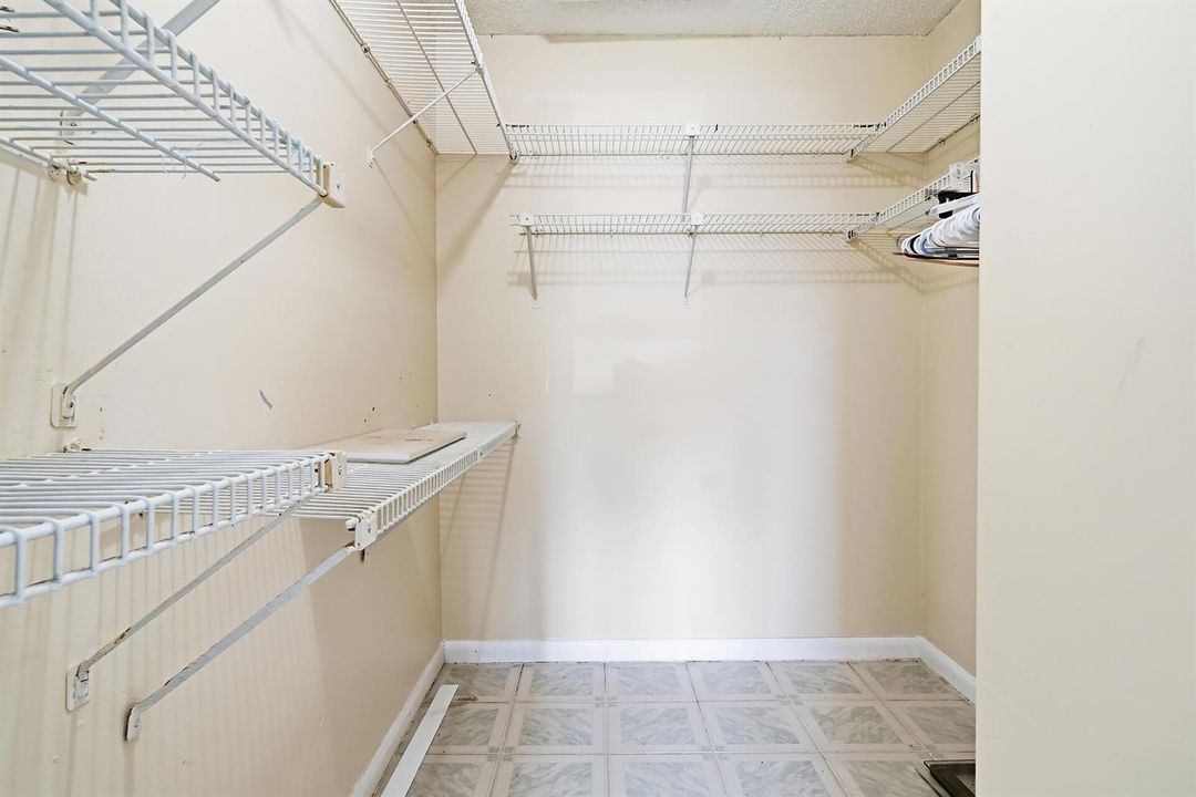 232-LAKE-MERYL-DRIVE-33411-027