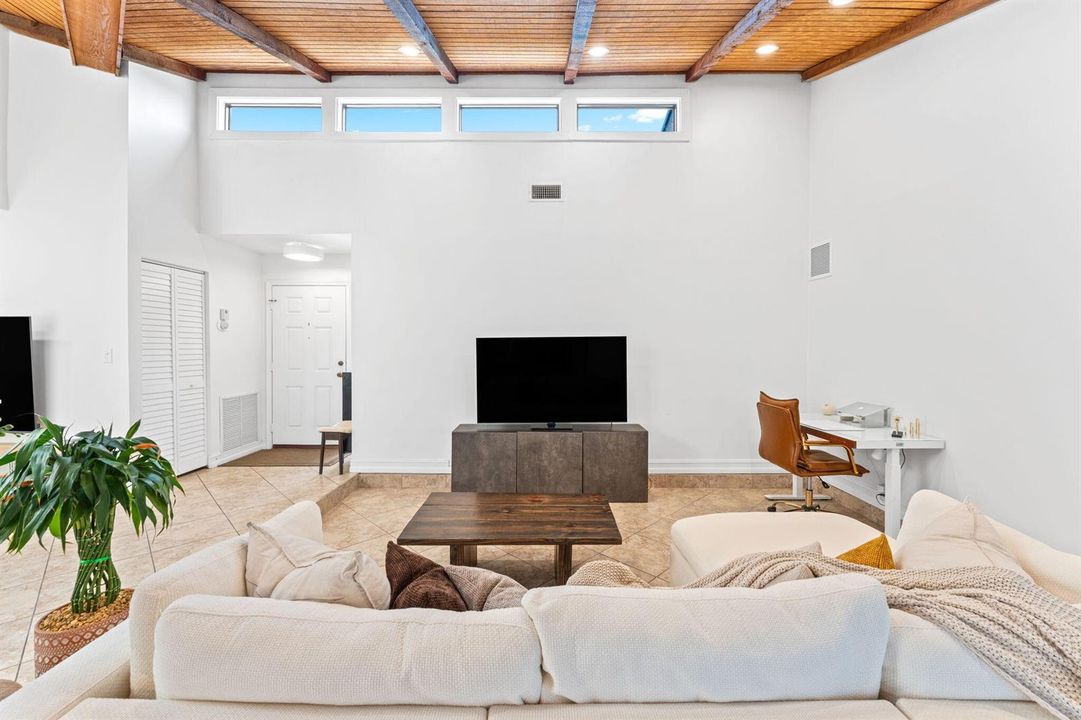 8-web-or-mls-7811 Beechfern Cir-8