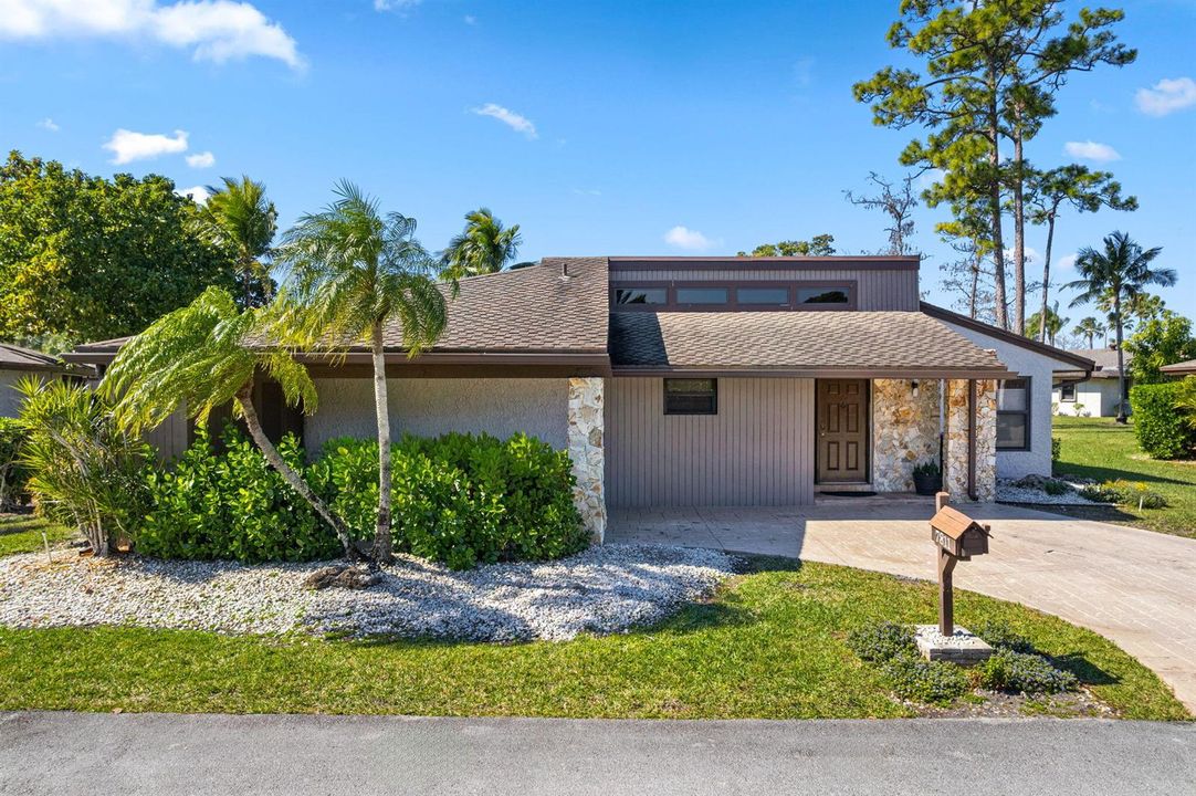 1-web-or-mls-7811 Beechfern Cir-1