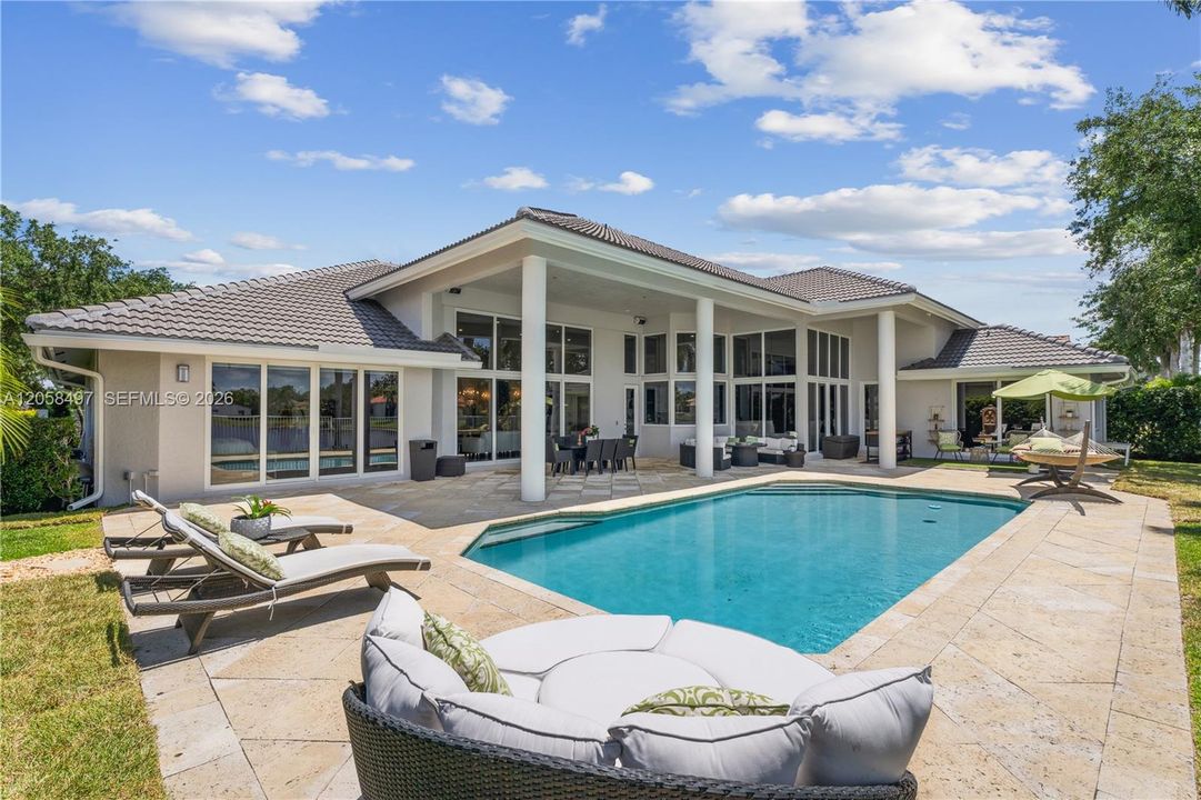 En Venta: $2,495,000 (6 camas, 5 baños, 4437 Pies cuadrados)