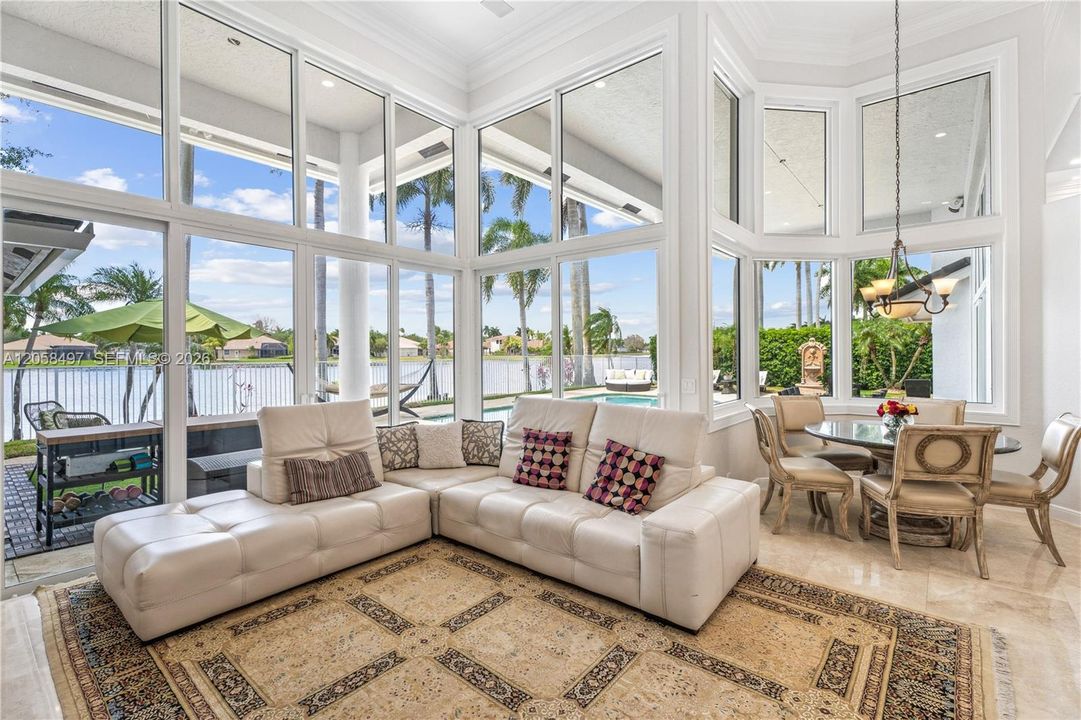 En Venta: $2,495,000 (6 camas, 5 baños, 4437 Pies cuadrados)