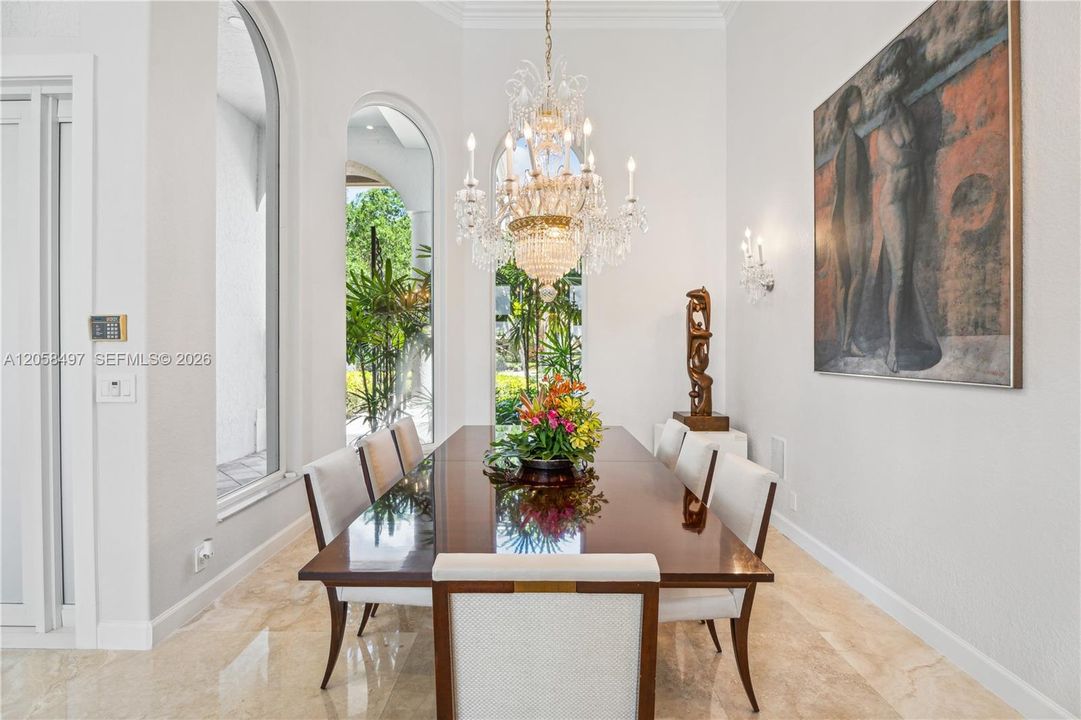 En Venta: $2,495,000 (6 camas, 5 baños, 4437 Pies cuadrados)