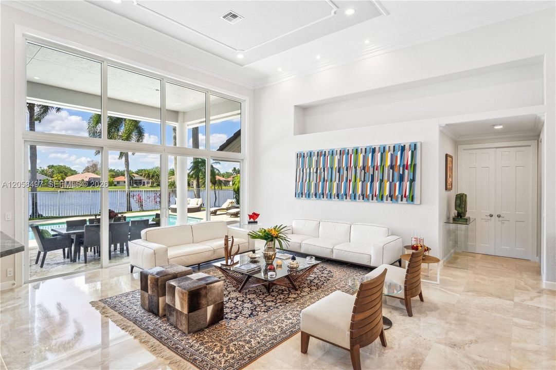 En Venta: $2,495,000 (6 camas, 5 baños, 4437 Pies cuadrados)