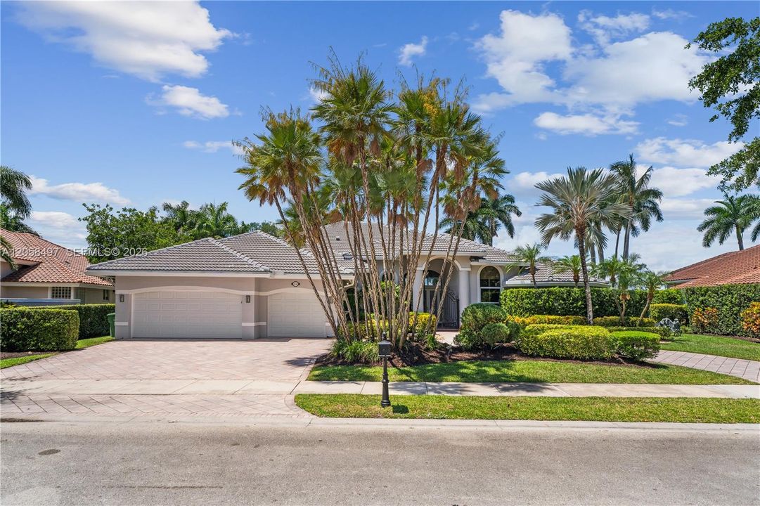 En Venta: $2,495,000 (6 camas, 5 baños, 4437 Pies cuadrados)