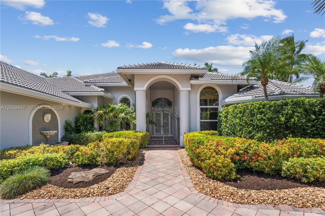 En Venta: $2,495,000 (6 camas, 5 baños, 4437 Pies cuadrados)