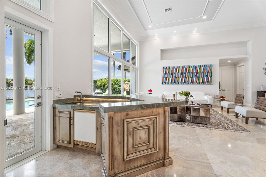 En Venta: $2,495,000 (6 camas, 5 baños, 4437 Pies cuadrados)