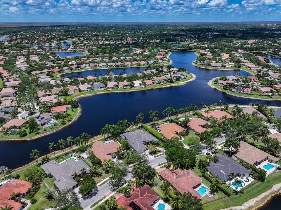 En Venta: $2,495,000 (6 camas, 5 baños, 4437 Pies cuadrados)