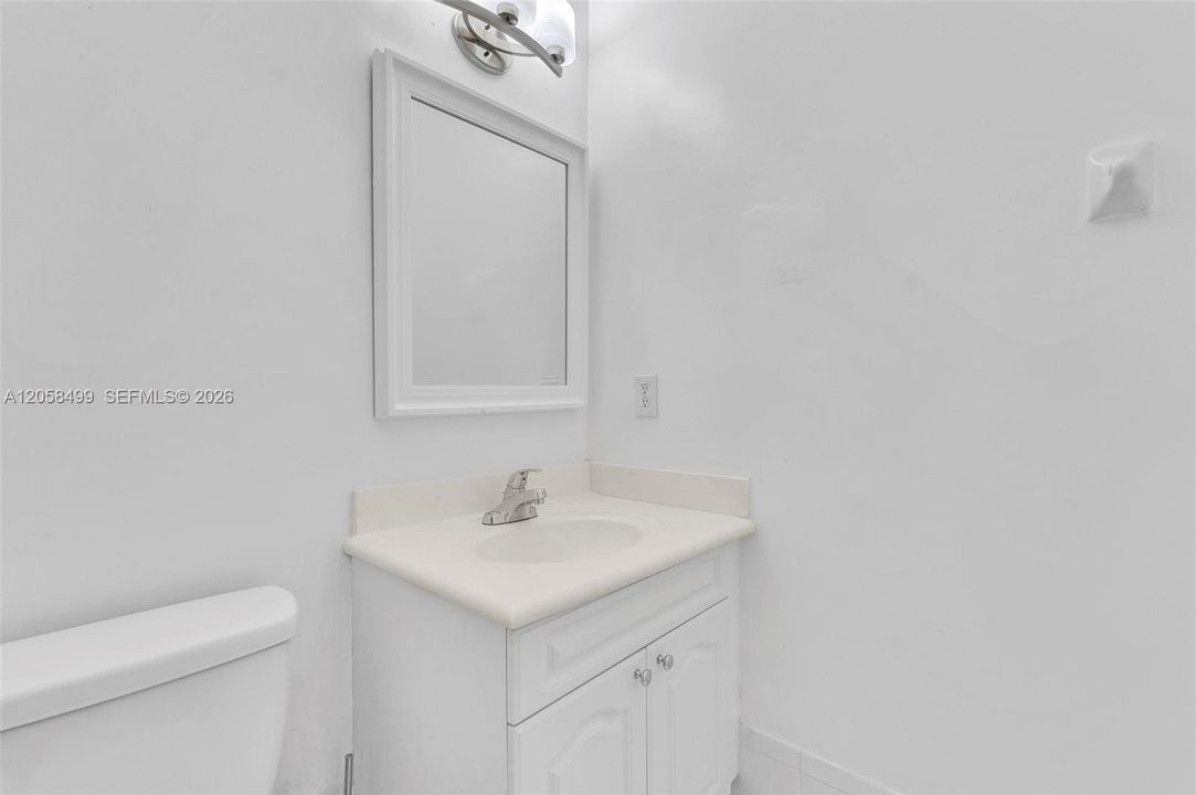 В аренду: $2,250 (2 спален, 2 ванн, 970 Квадратных фут)