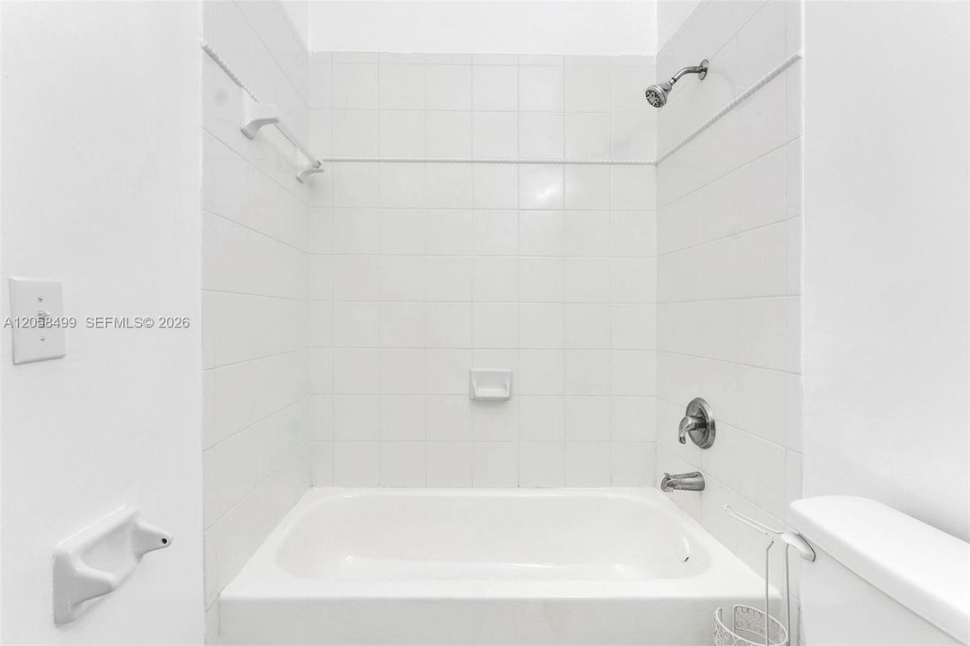 В аренду: $2,250 (2 спален, 2 ванн, 970 Квадратных фут)