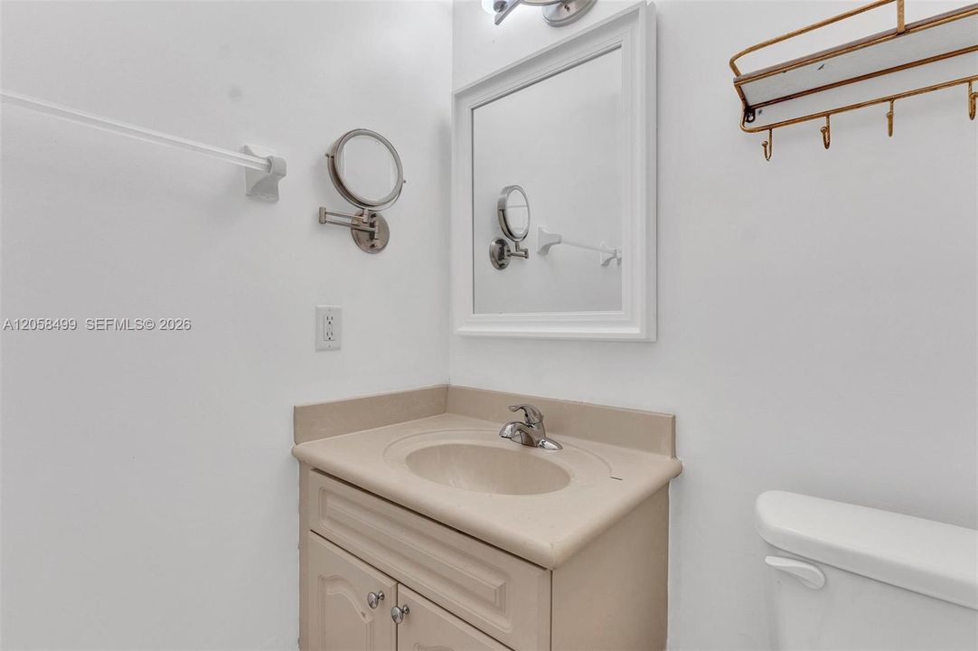 В аренду: $2,250 (2 спален, 2 ванн, 970 Квадратных фут)