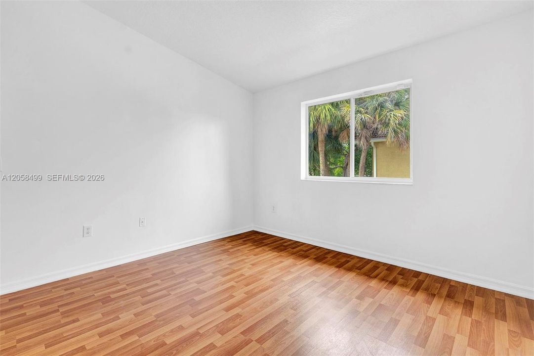 В аренду: $2,250 (2 спален, 2 ванн, 970 Квадратных фут)