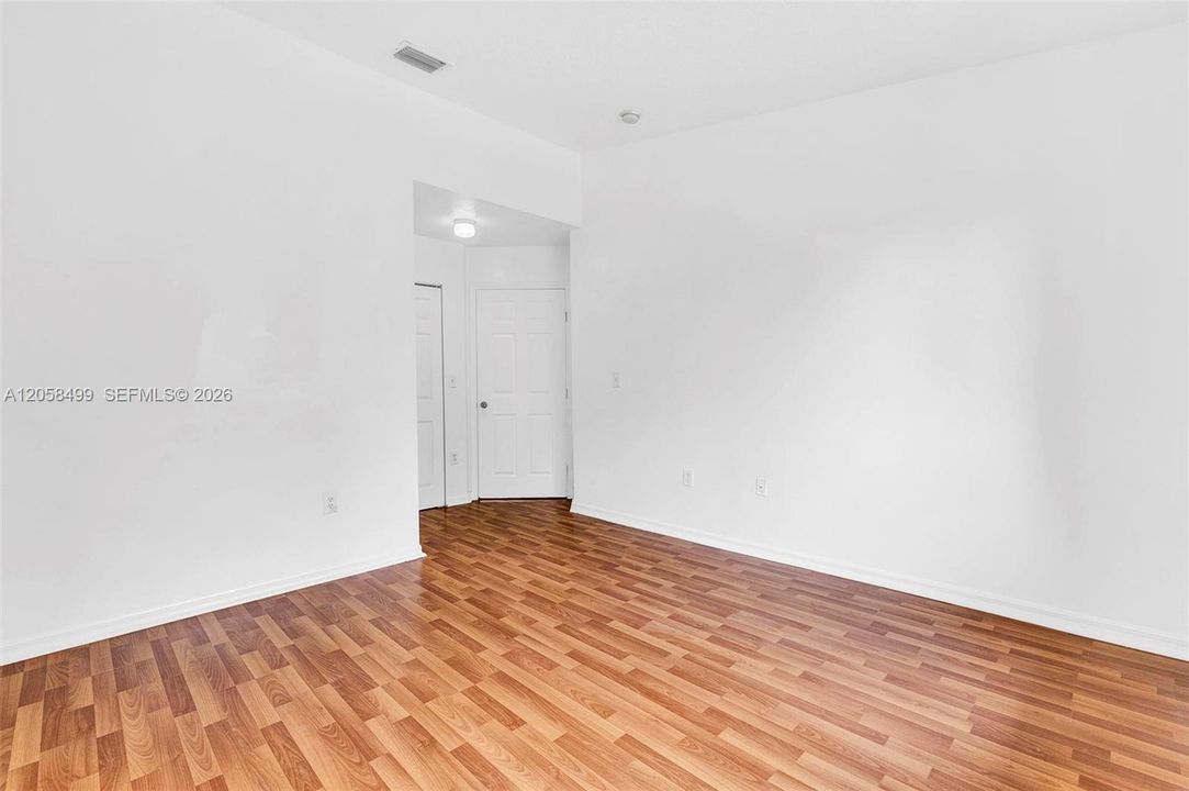 В аренду: $2,250 (2 спален, 2 ванн, 970 Квадратных фут)