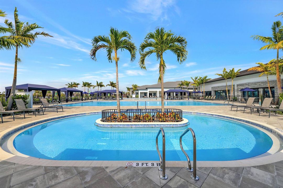 RIVERLAND WELLNESS & FITNESS CENTER