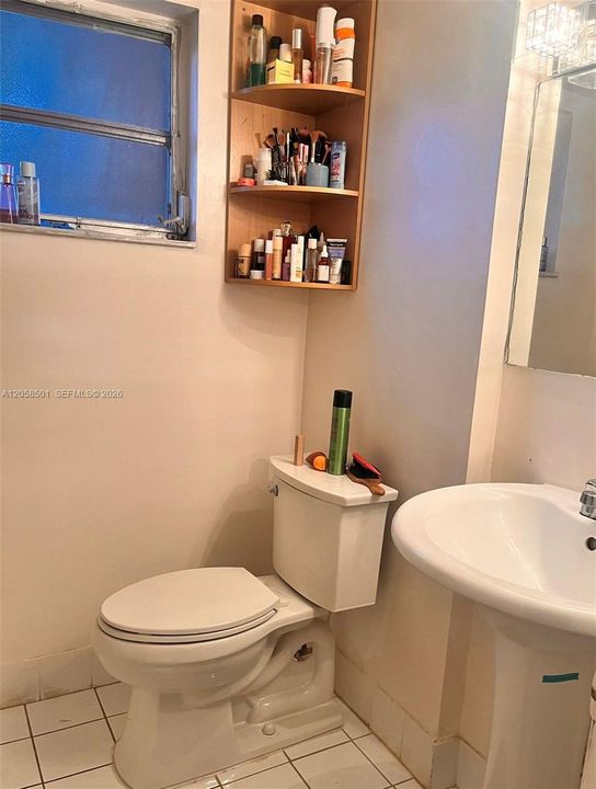 For Sale: $165,000 (2 beds, 1 baths, 1000 Square Feet)