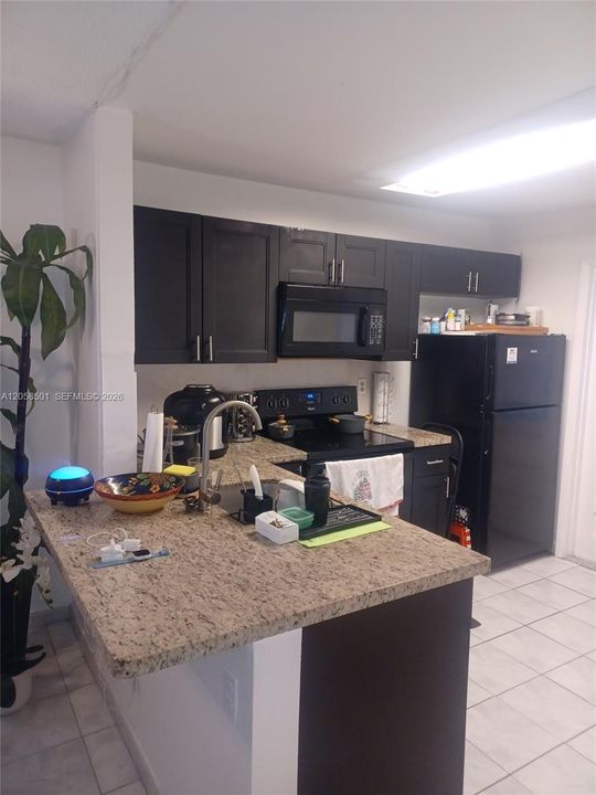 For Sale: $165,000 (2 beds, 1 baths, 1000 Square Feet)