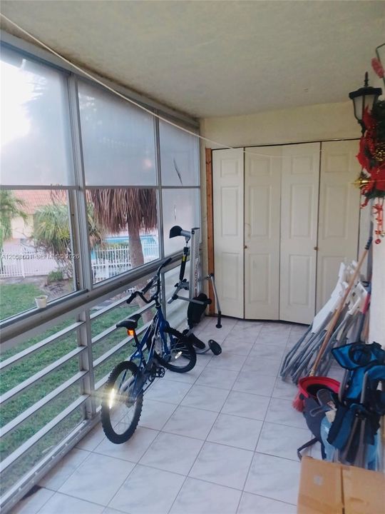 For Sale: $165,000 (2 beds, 1 baths, 1000 Square Feet)
