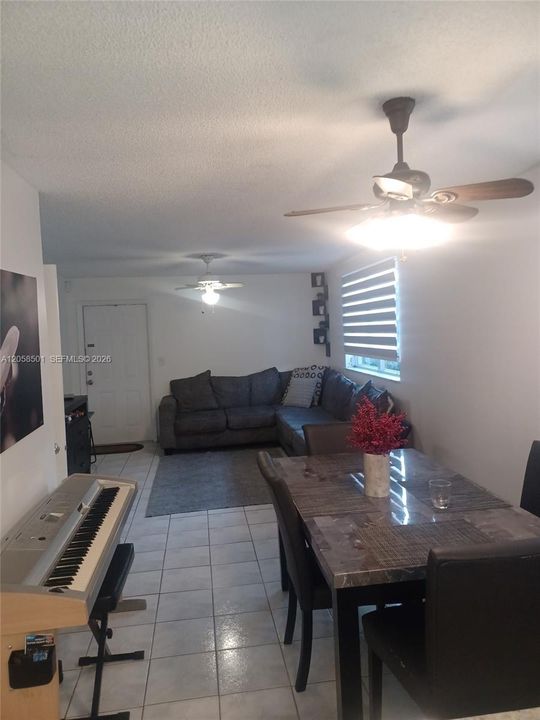 For Sale: $165,000 (2 beds, 1 baths, 1000 Square Feet)