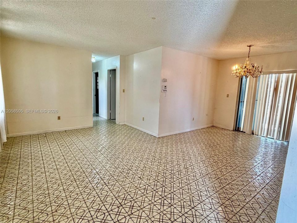 На продажу: $475,000 (3 спален, 1 ванн, 1726 Квадратных фут)