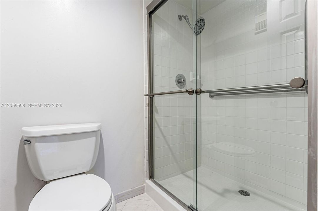 На продажу: $265,000 (2 спален, 2 ванн, 1385 Квадратных фут)