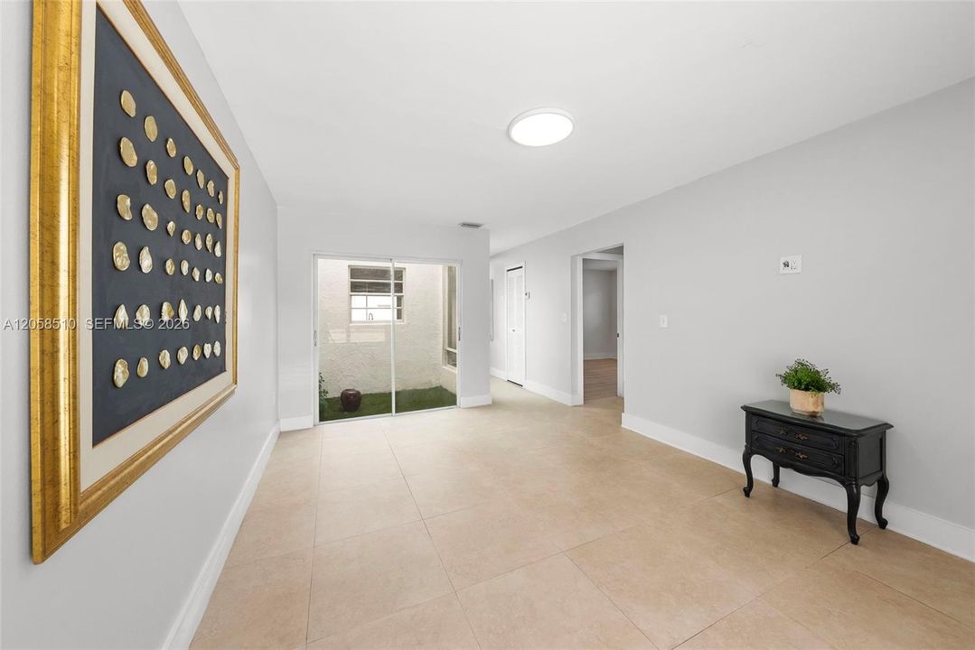 В аренду: $2,975 (2 спален, 2 ванн, 1299 Квадратных фут)