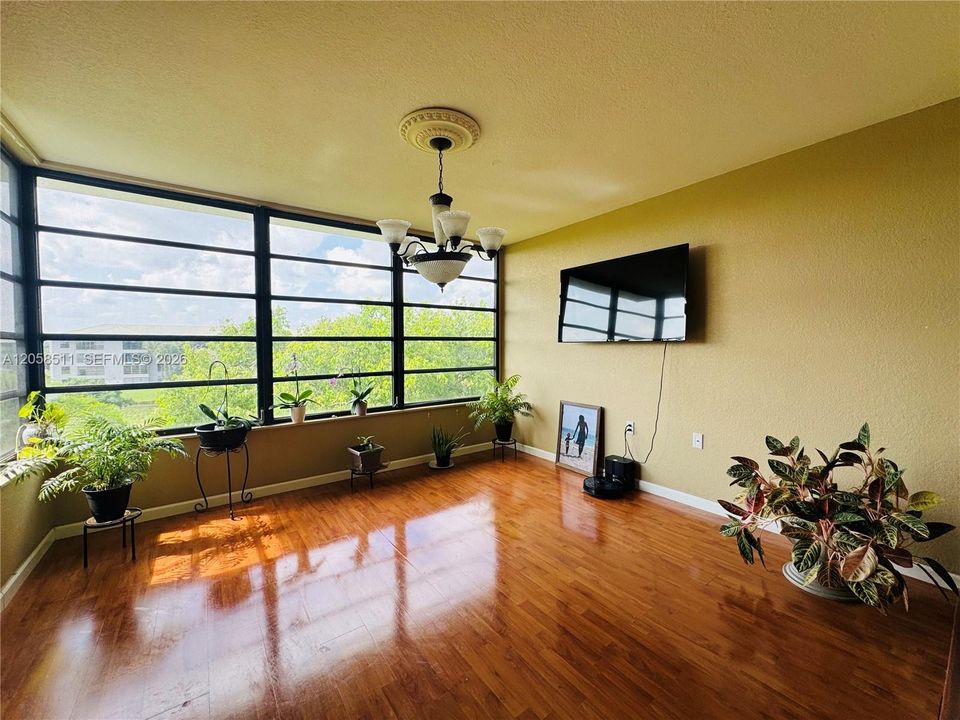На продажу: $268,000 (2 спален, 2 ванн, 1385 Квадратных фут)
