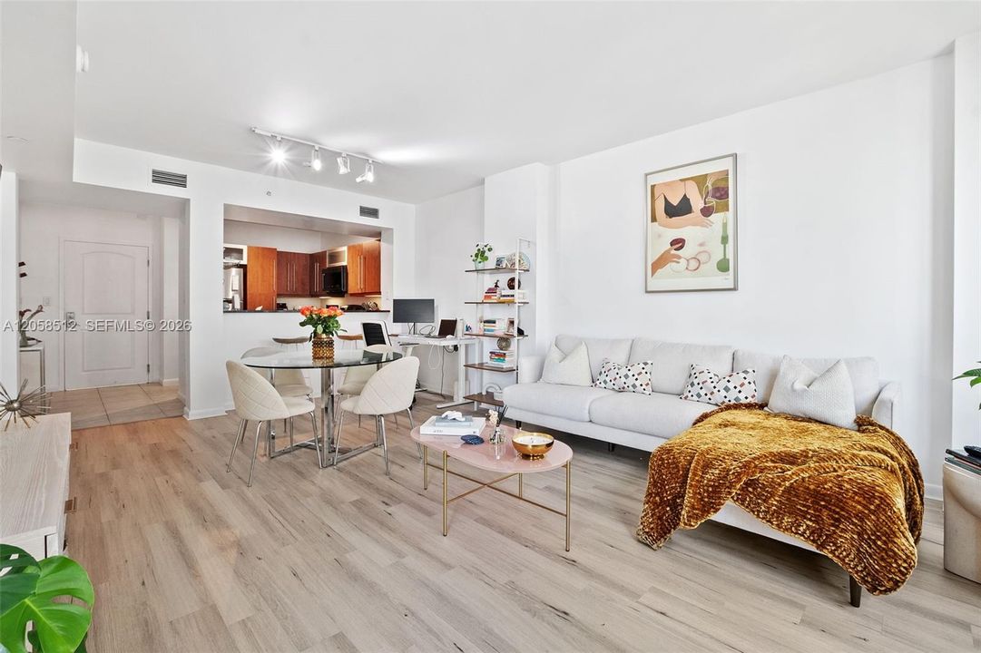 В аренду: $2,350 (1 спален, 1 ванн, 759 Квадратных фут)
