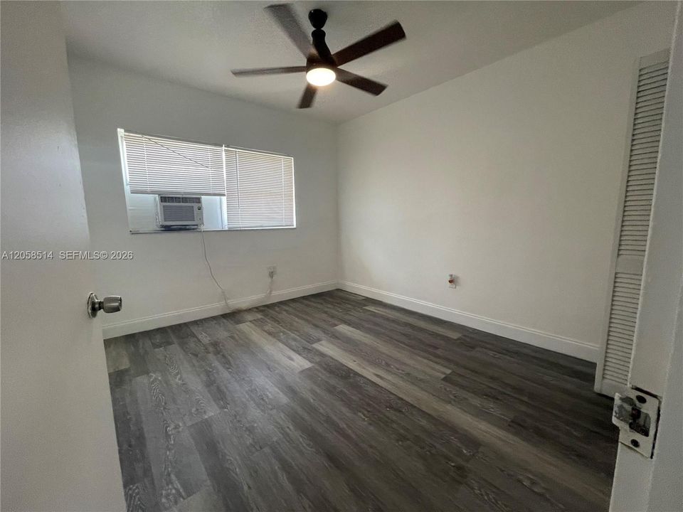 В аренду: $1,400 (1 спален, 1 ванн, 2280 Квадратных фут)