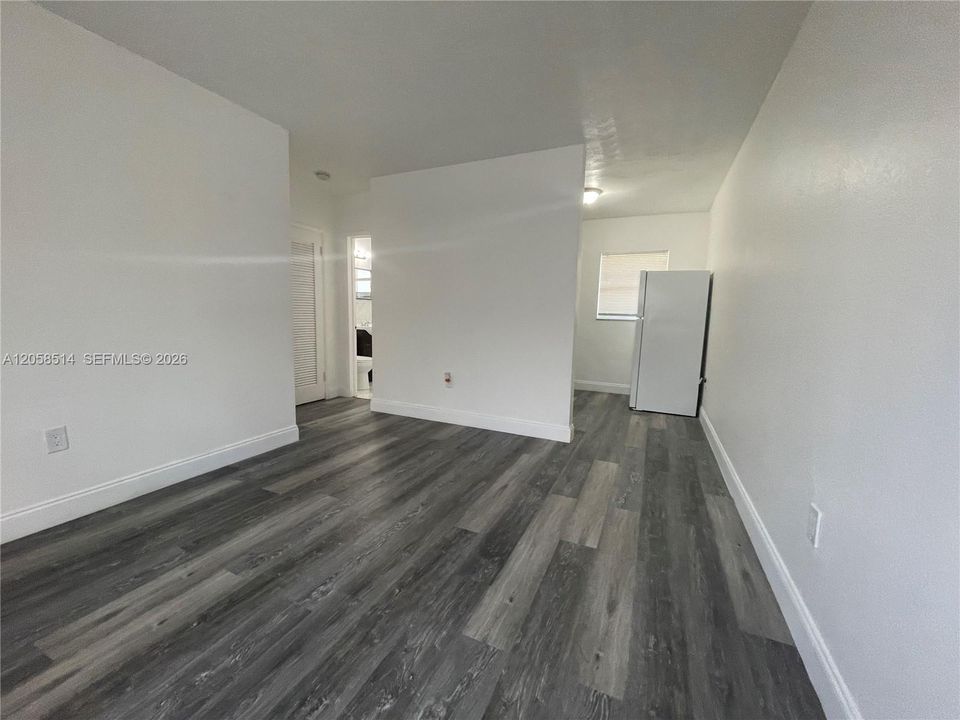 В аренду: $1,400 (1 спален, 1 ванн, 2280 Квадратных фут)