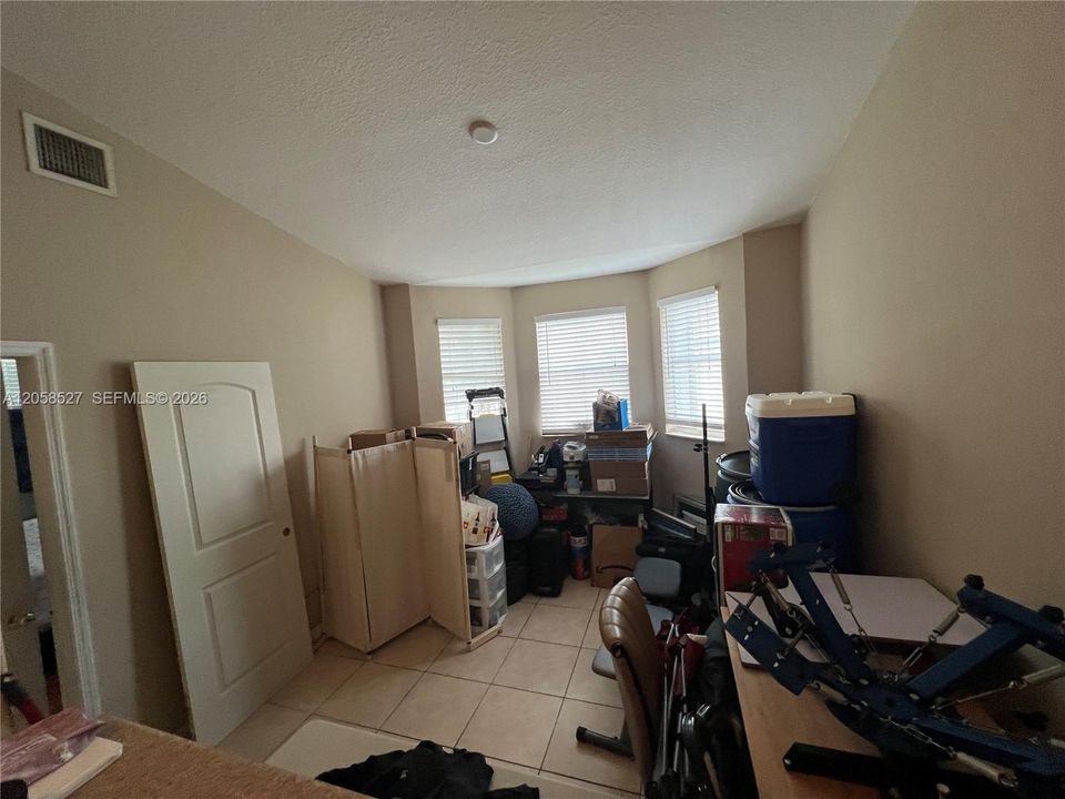 En Renta: $1,775 (3 camas, 2 baños, 1076 Pies cuadrados)