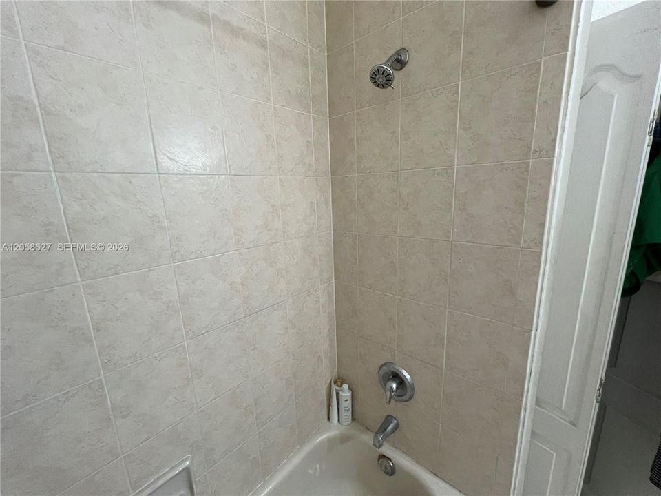 En Renta: $1,775 (3 camas, 2 baños, 1076 Pies cuadrados)