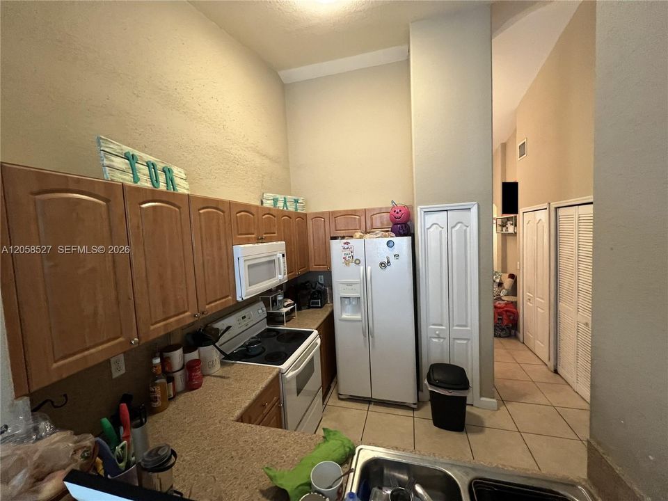 En Renta: $1,775 (3 camas, 2 baños, 1076 Pies cuadrados)