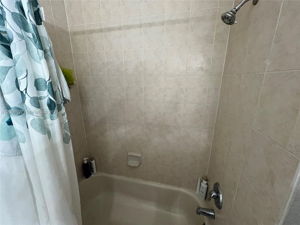 En Renta: $1,775 (3 camas, 2 baños, 1076 Pies cuadrados)