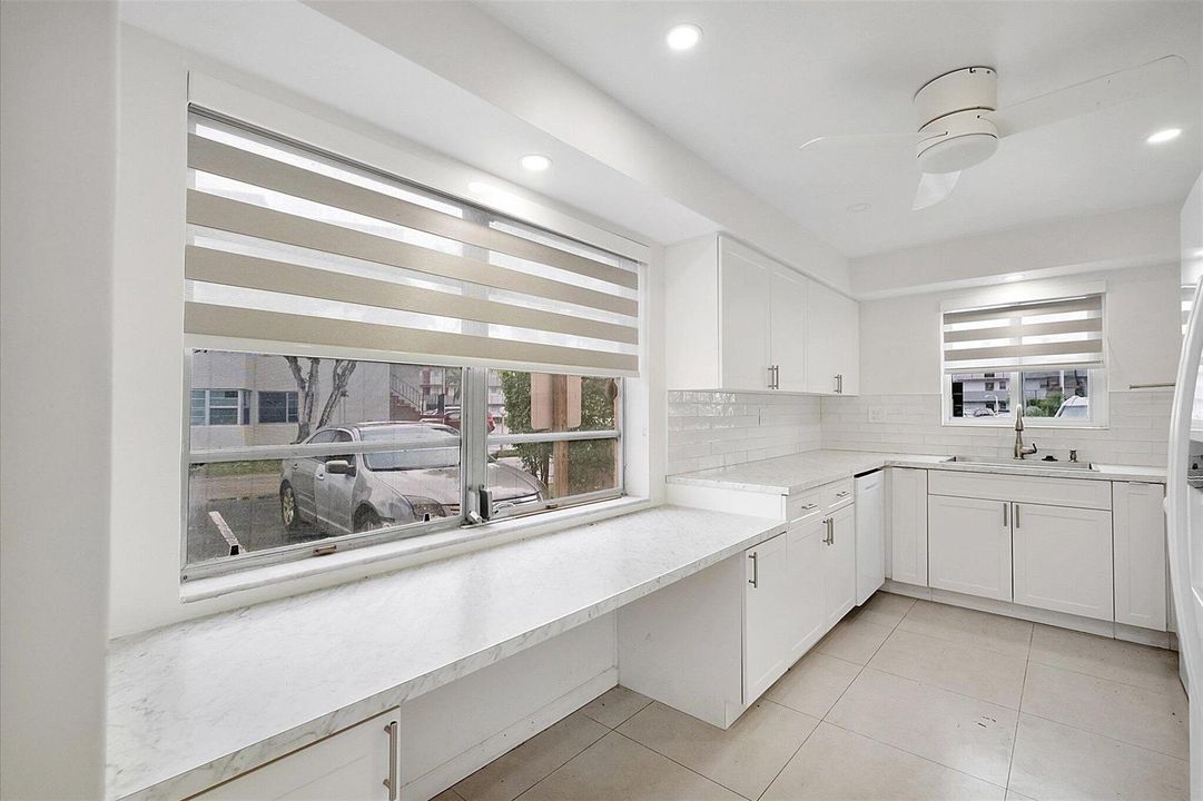 10-19001 NE 14th Ave #145_010