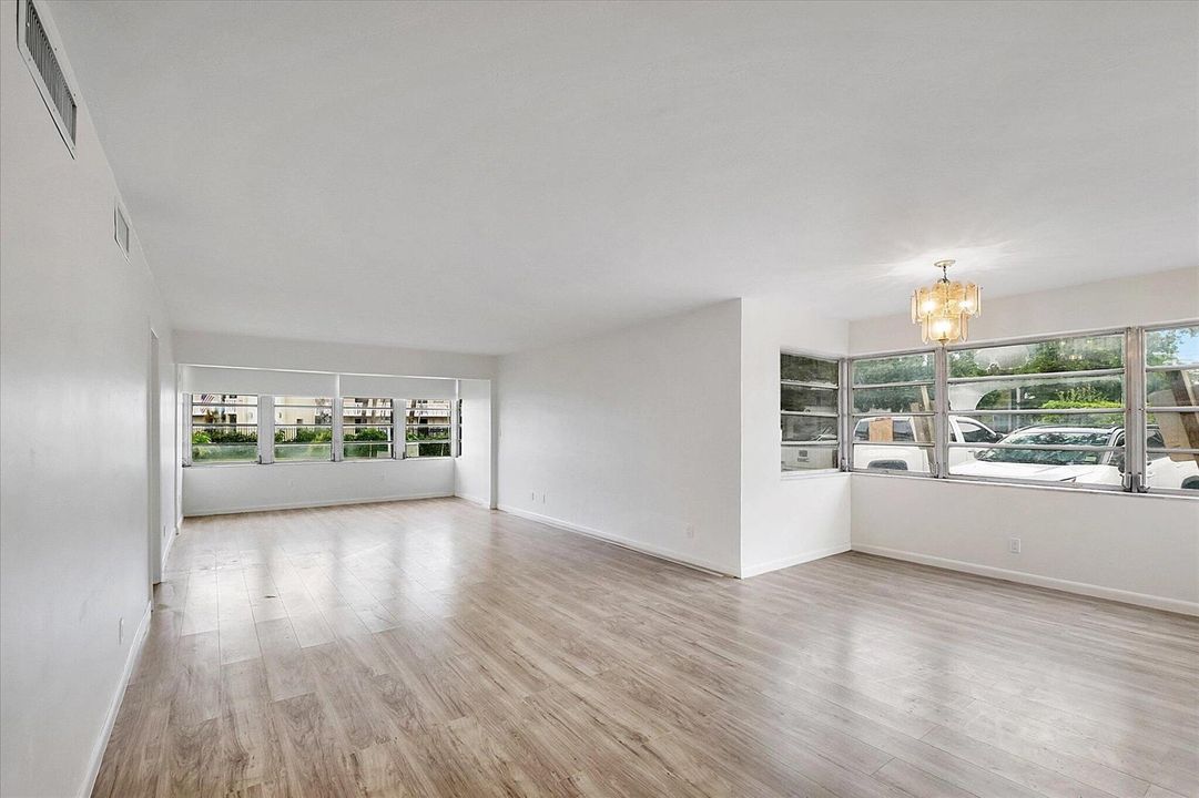 08-19001 NE 14th Ave #145_008