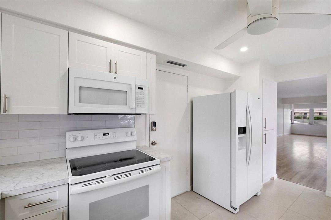 12-19001 NE 14th Ave #145_012