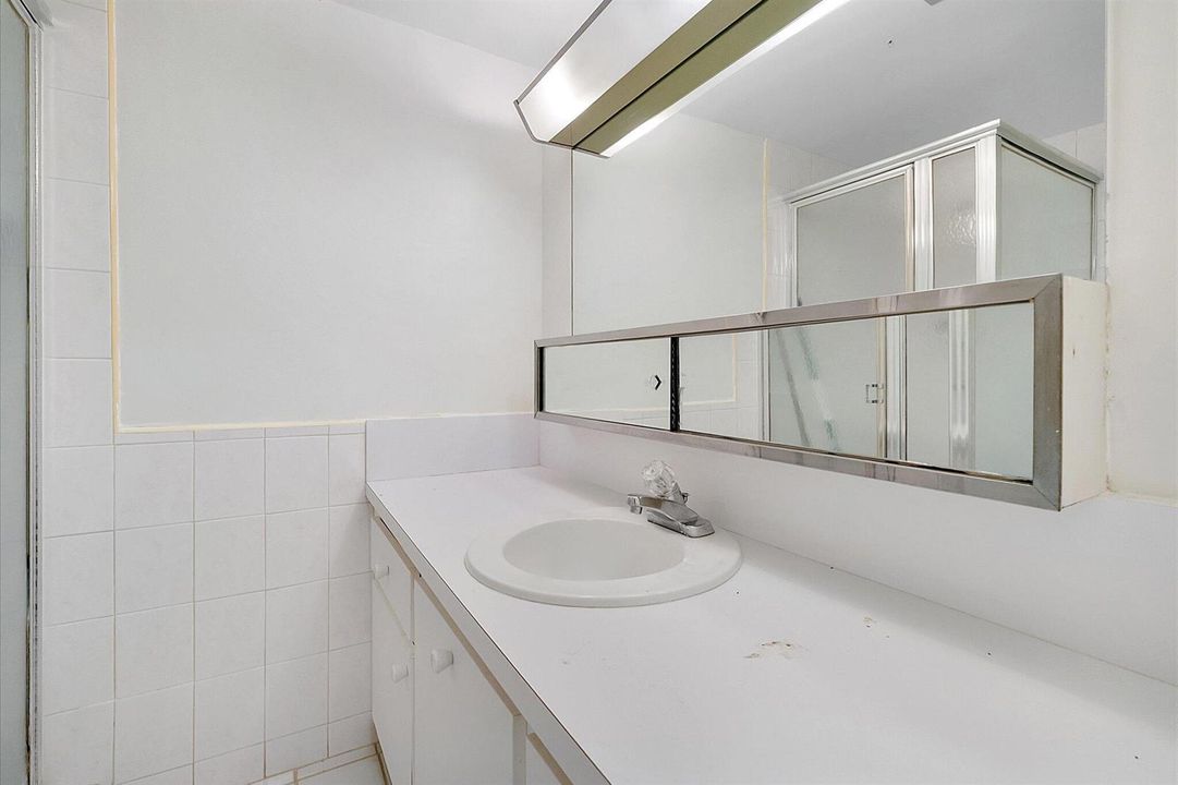 24-19001 NE 14th Ave #145_024