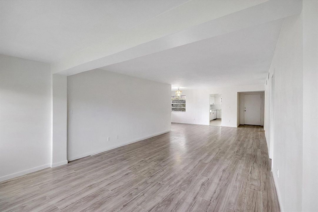 17-19001 NE 14th Ave #145_017