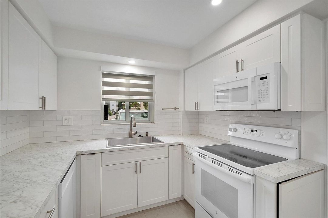 14-19001 NE 14th Ave #145_014