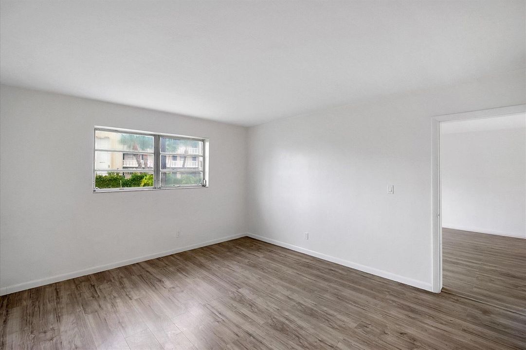 20-19001 NE 14th Ave #145_020