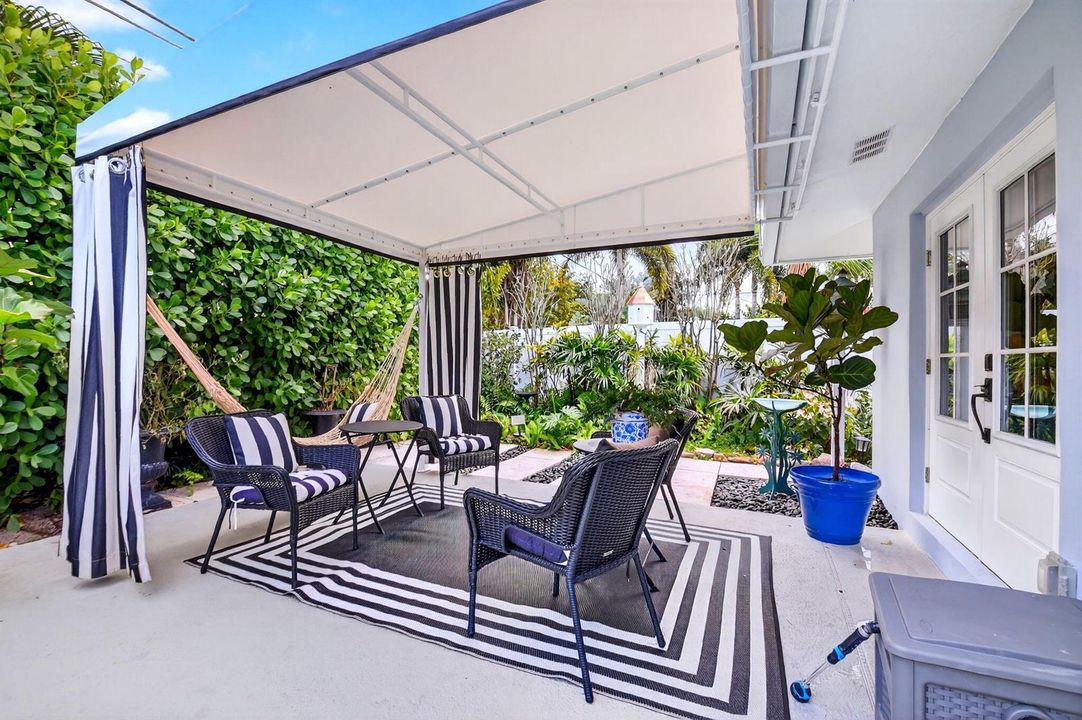2842 patio 2