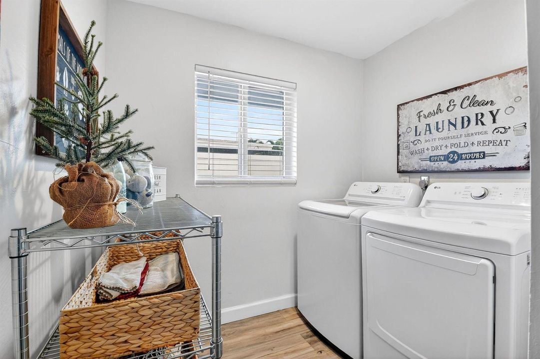 2842 laundry room