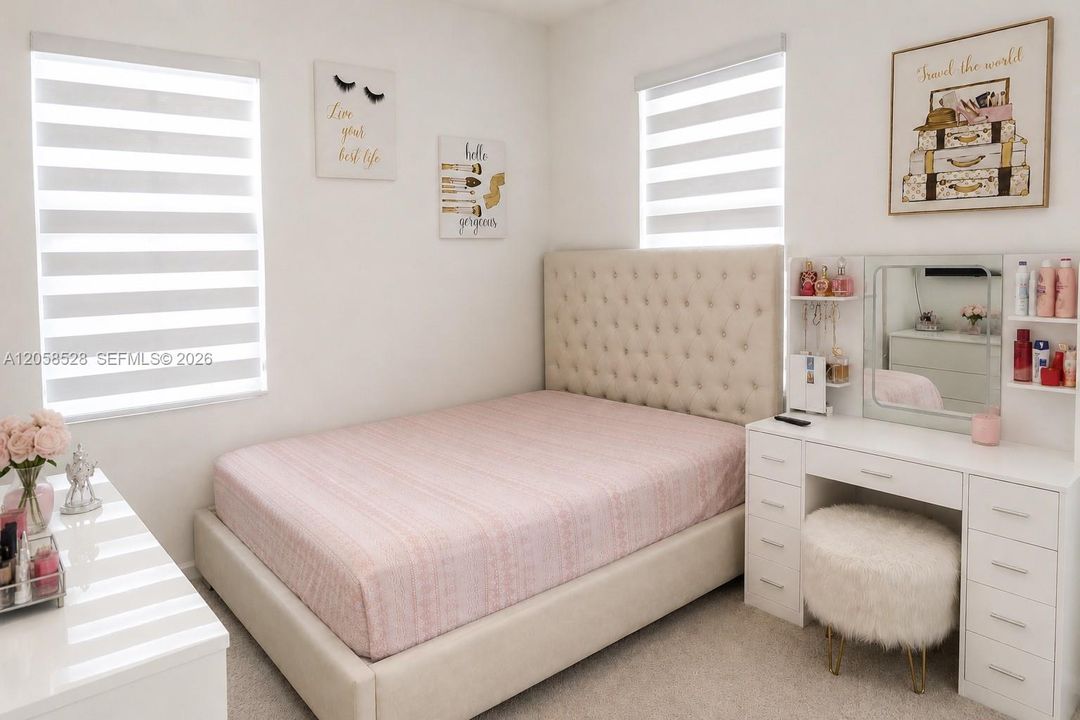 En Venta: $569,000 (3 camas, 2 baños, 1812 Pies cuadrados)