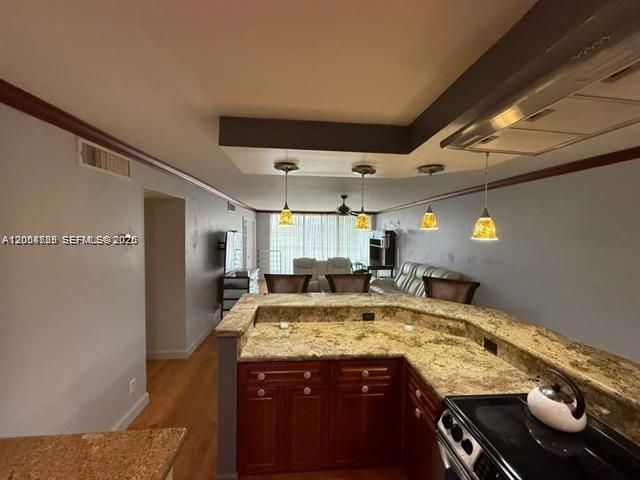 For Rent: $2,350 (2 beds, 2 baths, 1100 Square Feet)