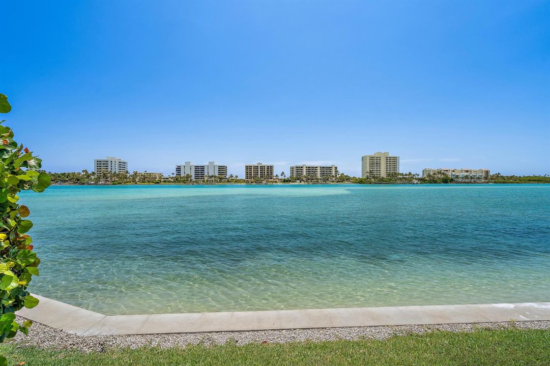 017-19800SandpointeBayDr606-Tequesta-FL-