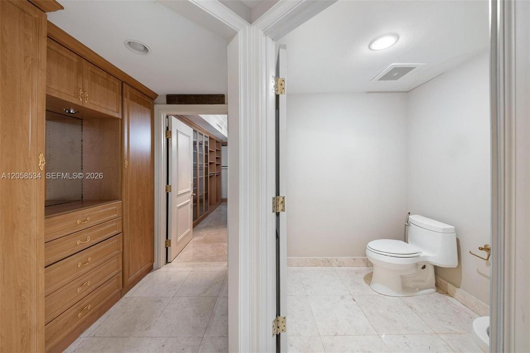 В аренду: $11,000 (3 спален, 3 ванн, 3264 Квадратных фут)